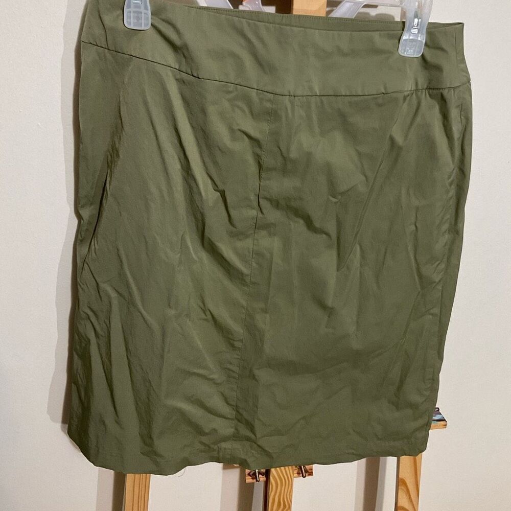 Old Navy knee length olive green stretch skirt side zip hook and eye, size 8/m - Picture 6 of 8